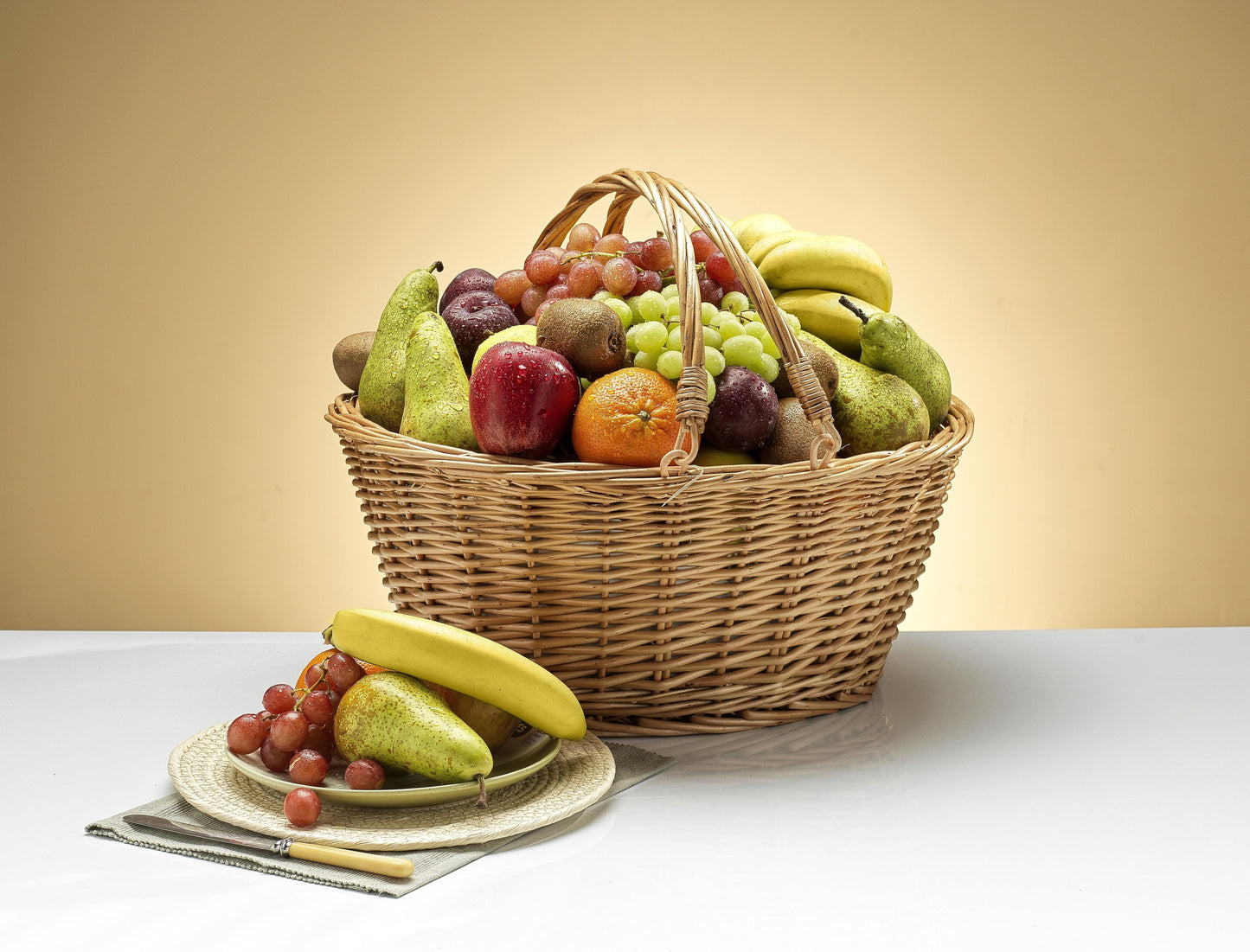 Classic Fruit Basket