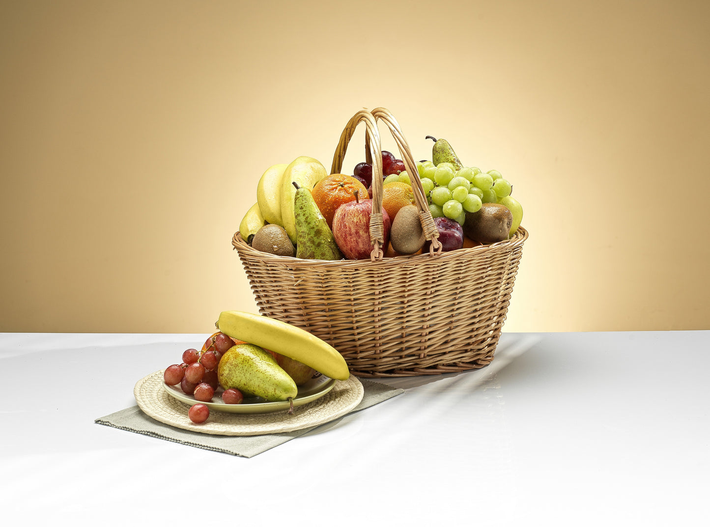 Classic Fruit Basket
