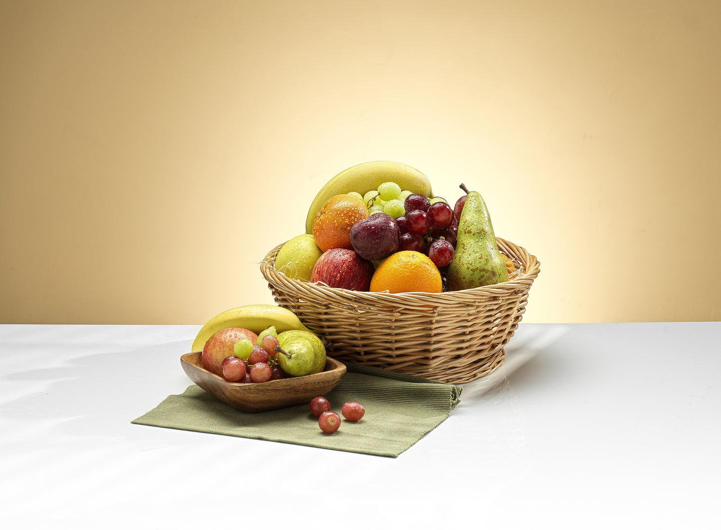 Classic Fruit Basket